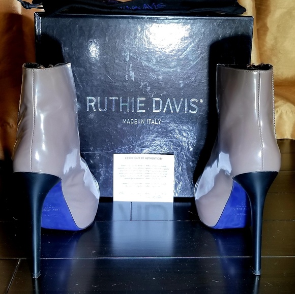 Ruthie Davis Gray Leather boots size 8 (38) - Picture 2 of 6